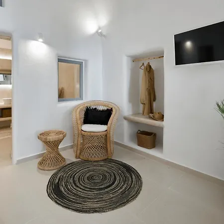 U & Me Hotel Fira (Santorini)