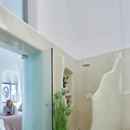 U & Me Hotel Fira (Santorini)