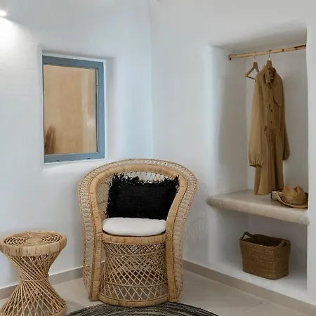 U & Me Fira (Santorini)