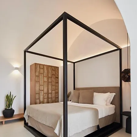 Hotel U & Me Fira (Santorini)