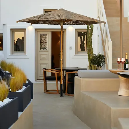 U & Me * Fira (Santorini)