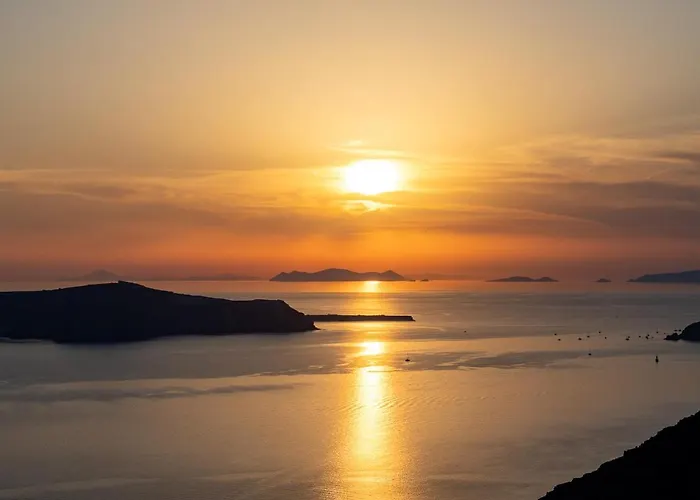 U & Me Fira (Santorini)