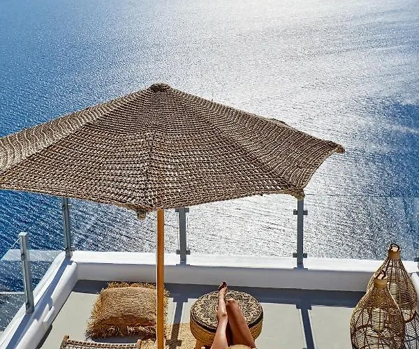 Hotel U & Me Fira (Santorini)