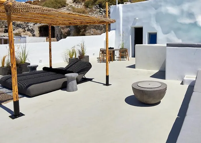 U & Me Fira (Santorini)