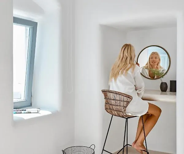 Hotel U & Me Fira (Santorini)