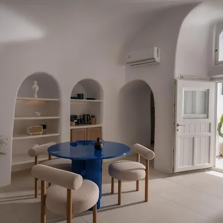 U & Me * Fira (Santorini)