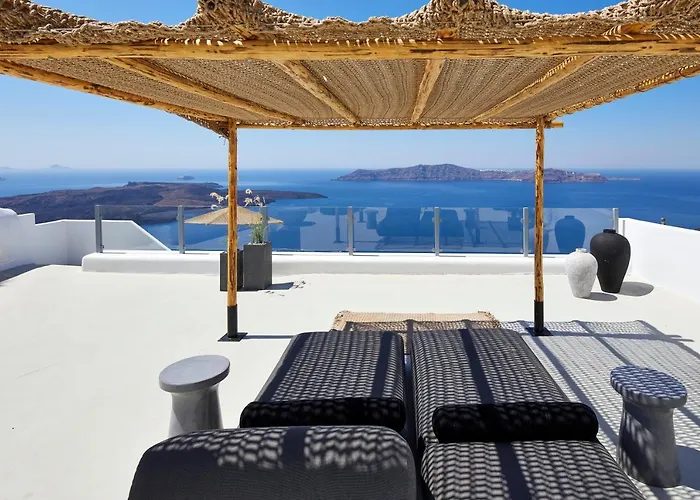 U & Me Hotel Fira (Santorini)