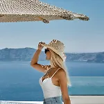 U & Me * Fira (Santorini)