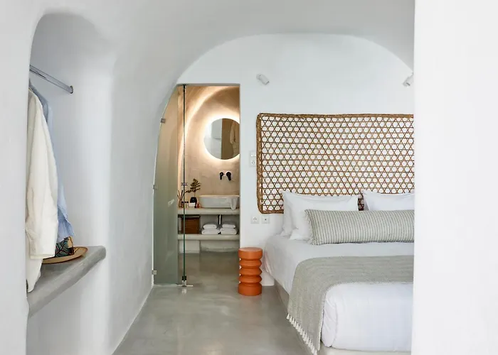 U & Me Fira (Santorini)