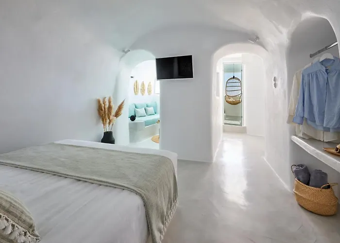 Hotel U & Me Fira (Santorini)